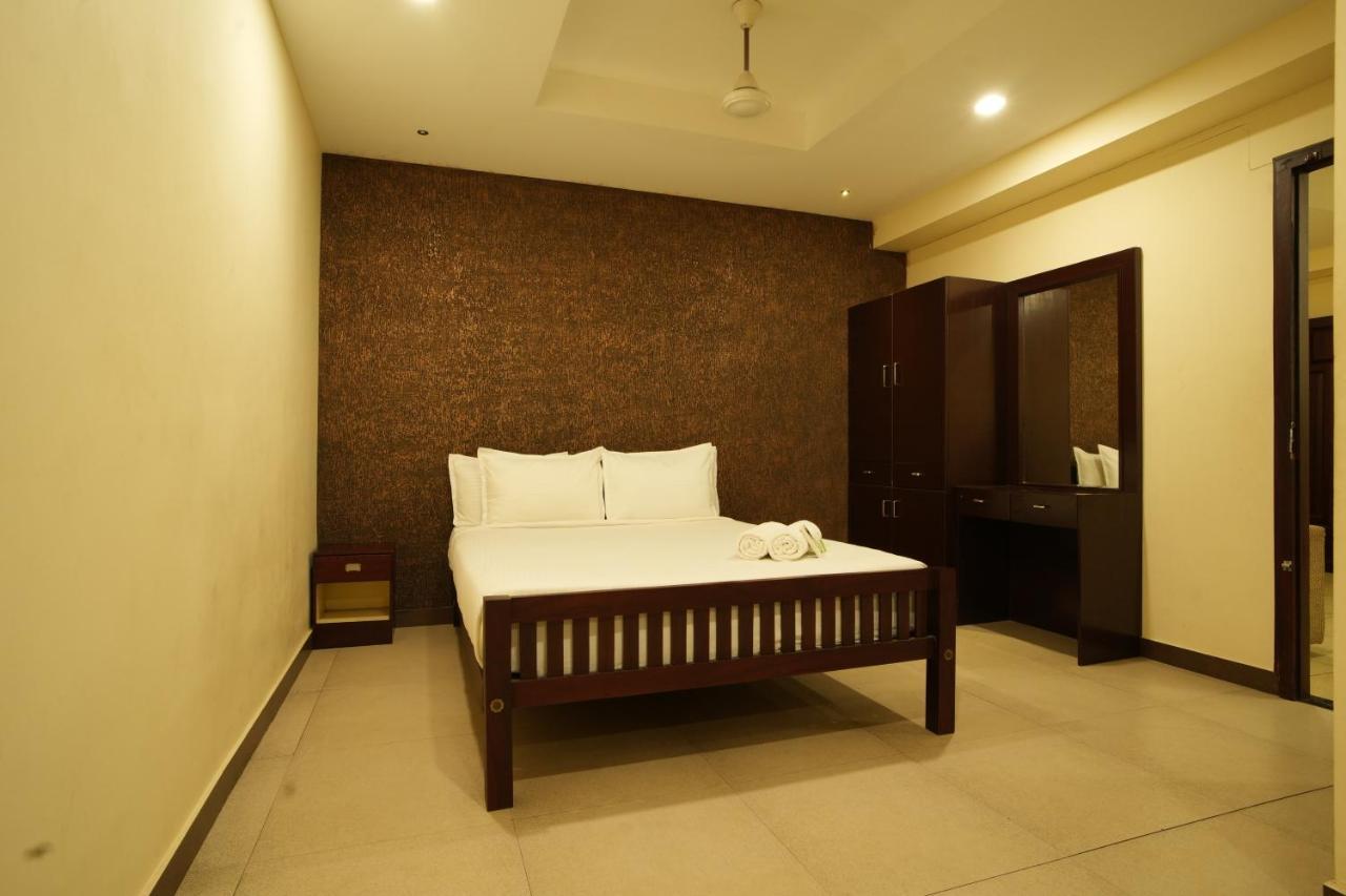 K V Suites Kochi Exterior foto