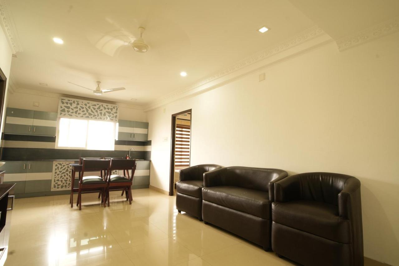 K V Suites Kochi Exterior foto
