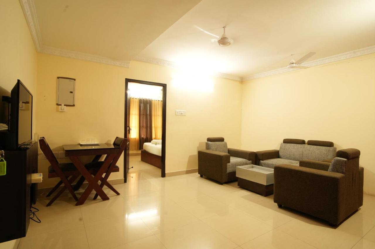 K V Suites Kochi Exterior foto