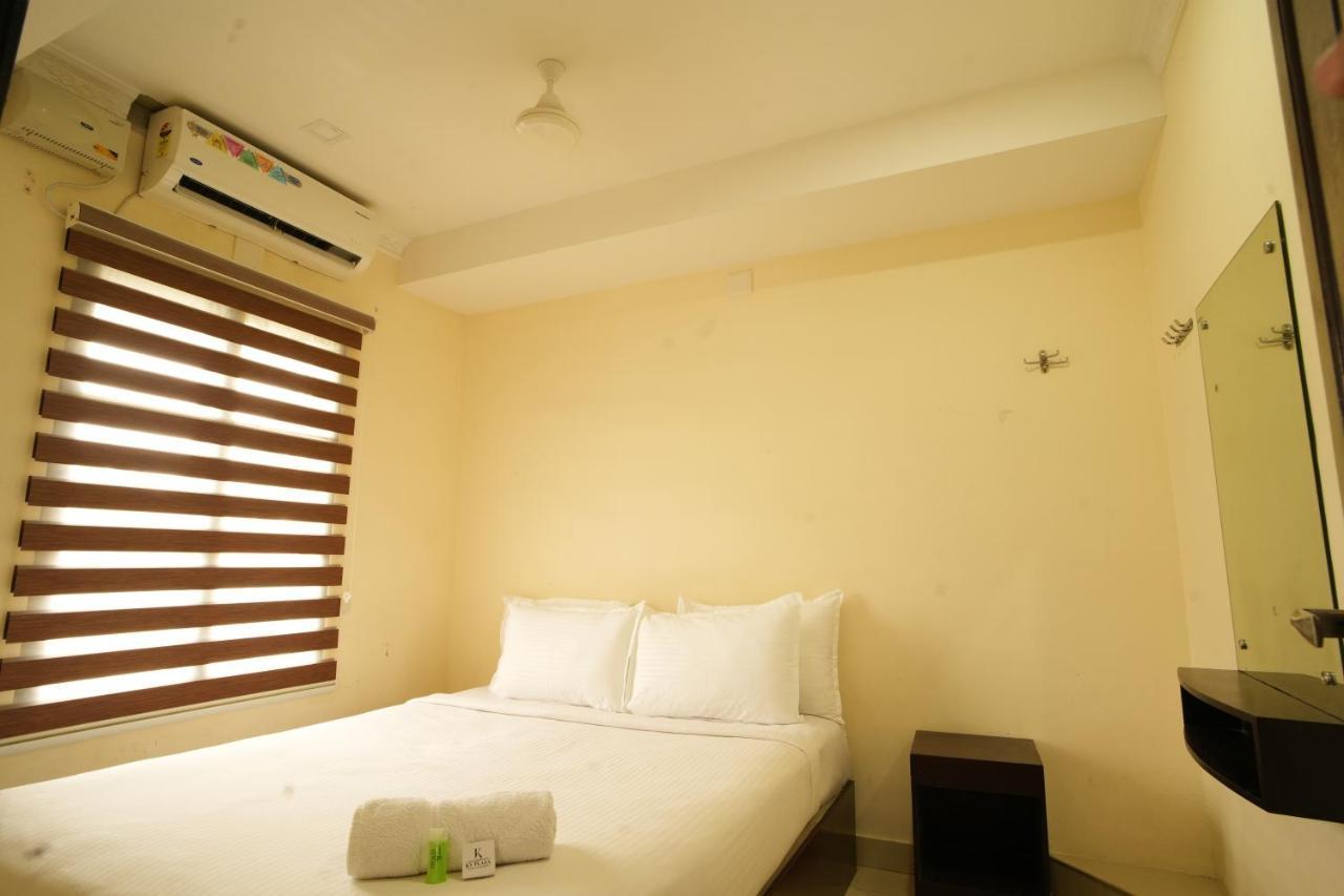 K V Suites Kochi Exterior foto